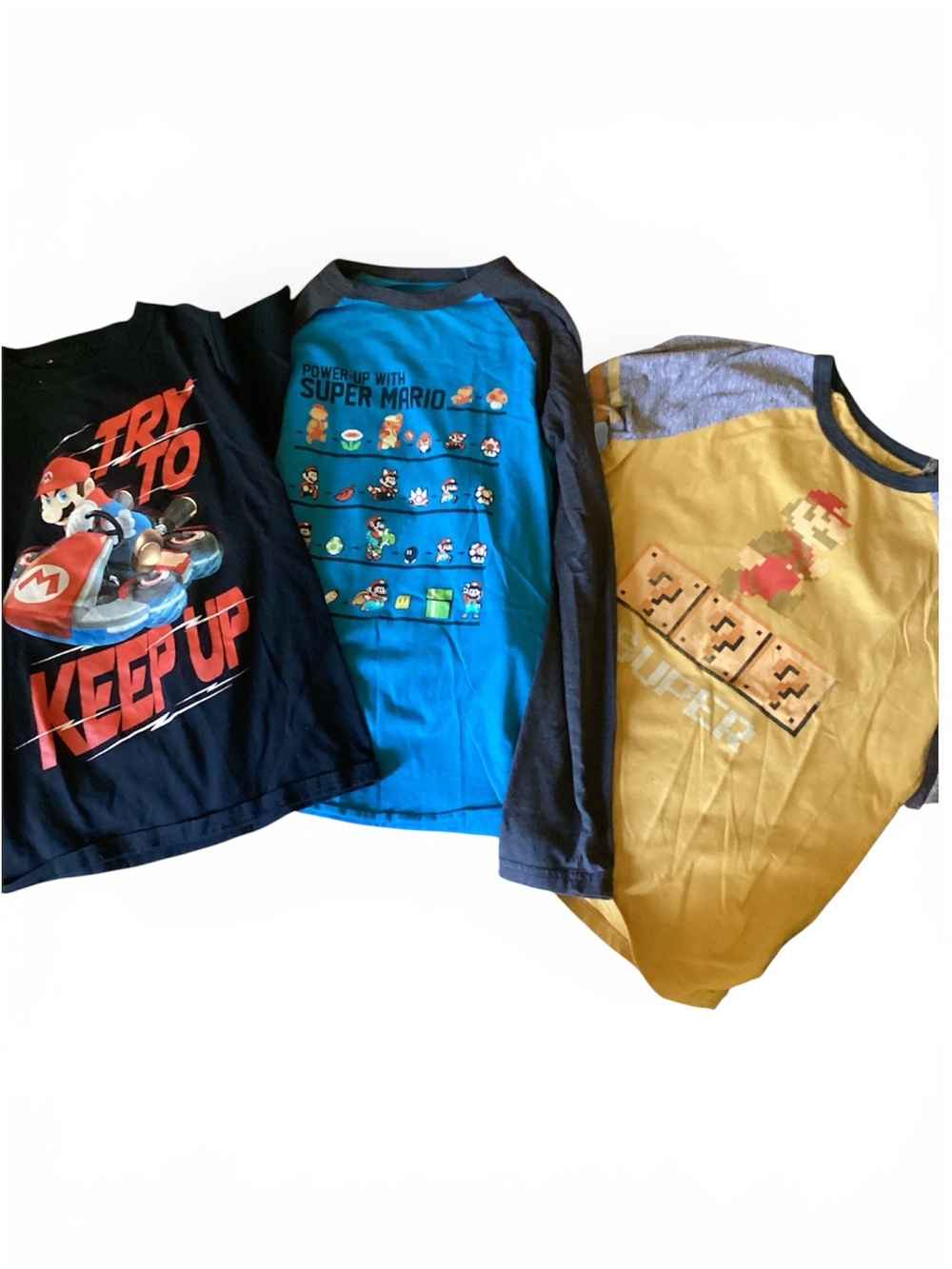 3 Nintendo Super Mario graphic Tees, L